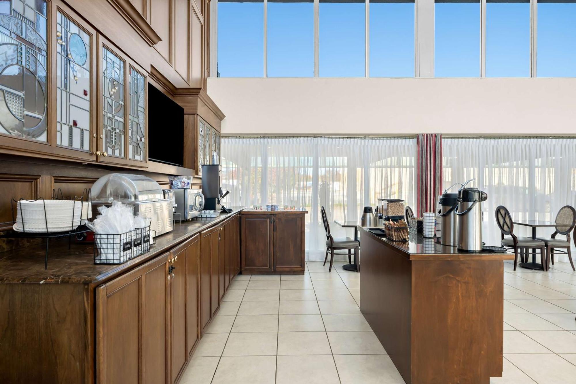 Brandywine Valley Inn Surestay Plus By Best Western ウィルミントン エクステリア 写真