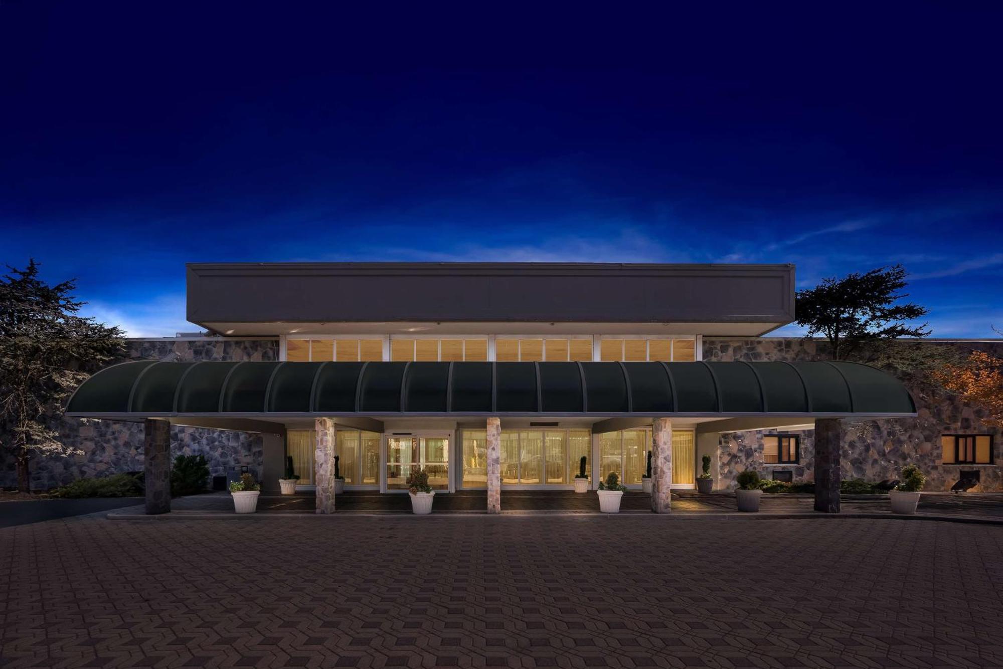 Brandywine Valley Inn Surestay Plus By Best Western ウィルミントン エクステリア 写真