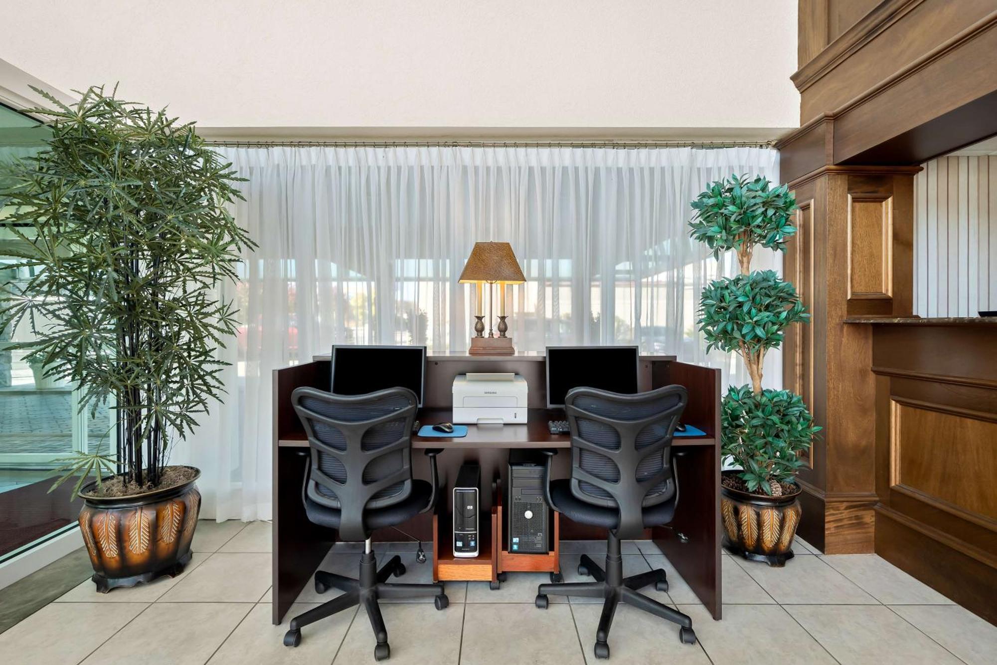 Brandywine Valley Inn Surestay Plus By Best Western ウィルミントン エクステリア 写真