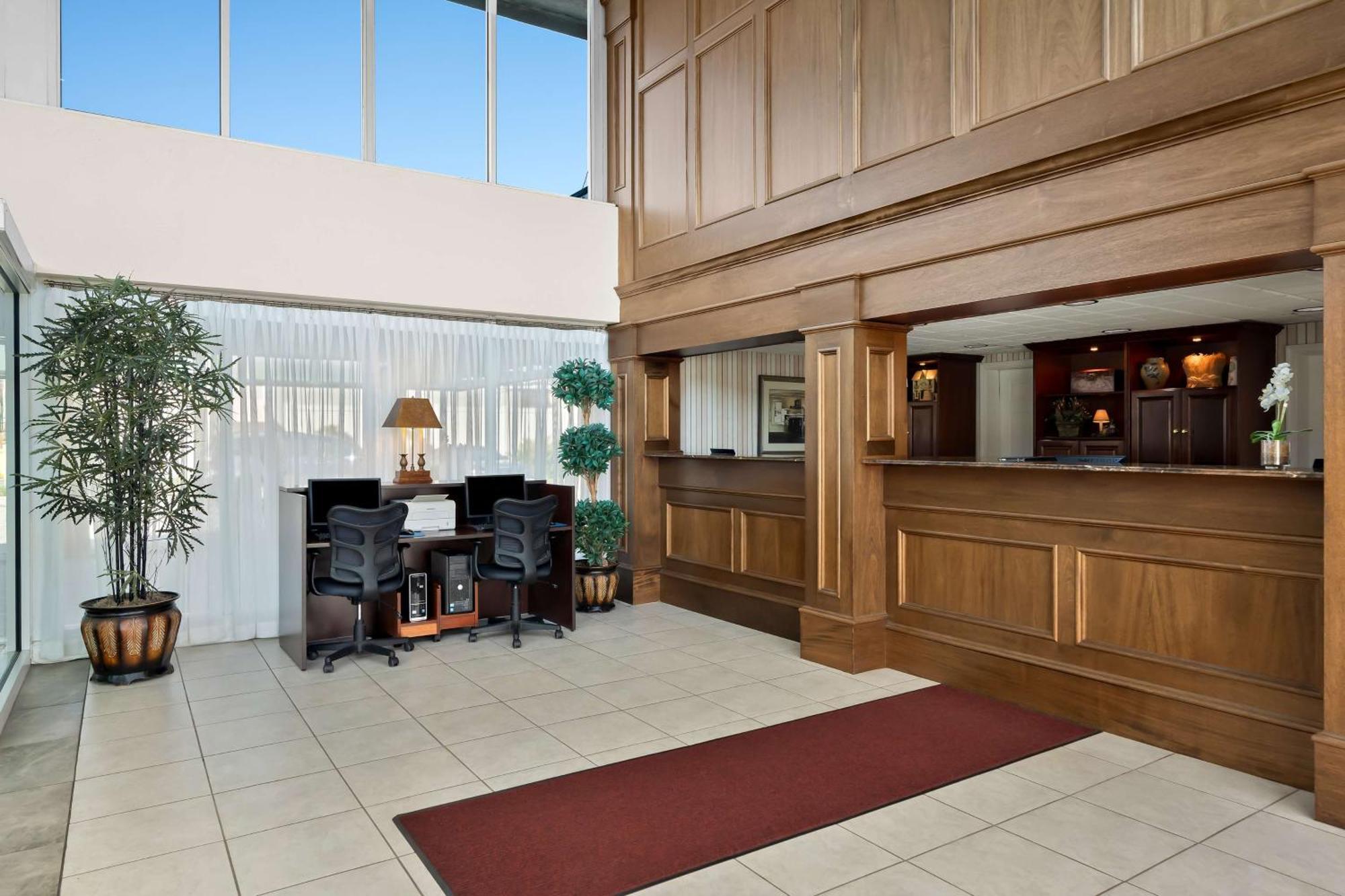 Brandywine Valley Inn Surestay Plus By Best Western ウィルミントン エクステリア 写真