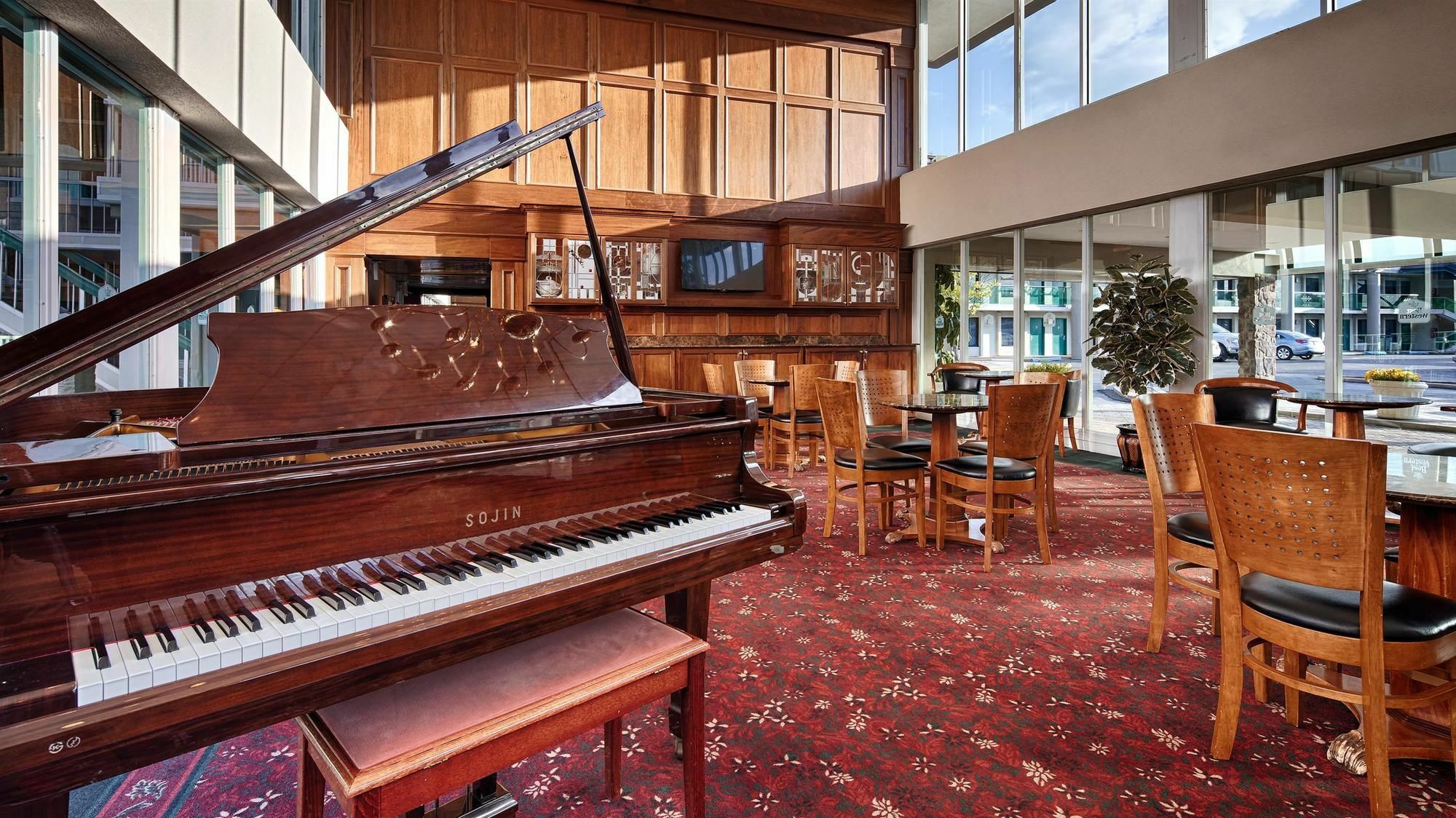 Brandywine Valley Inn Surestay Plus By Best Western ウィルミントン エクステリア 写真